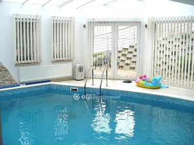 Eladó családi ház Pécs