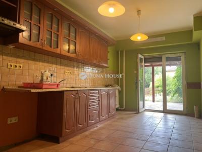 Eladó családi ház Budapest