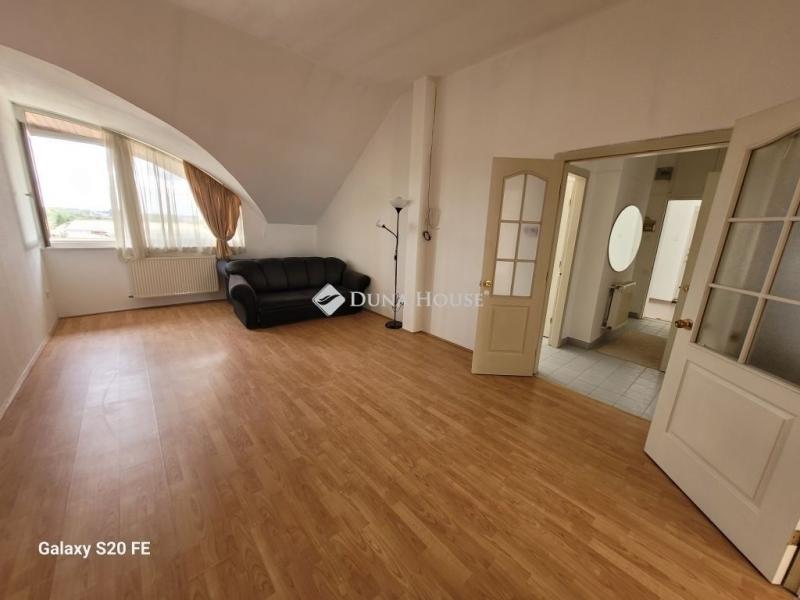 Eladó lakás Vecsés