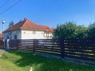 Eladó családi ház Szőce