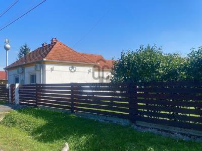 Eladó családi ház Szőce