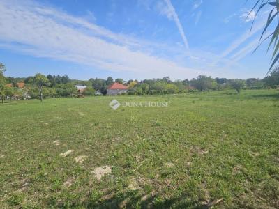Eladó lakóövezeti telek Győrság
