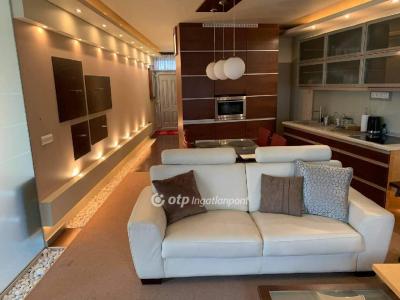 Eladó lakás Siófok