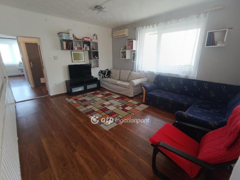 Eladó családi ház Gárdony