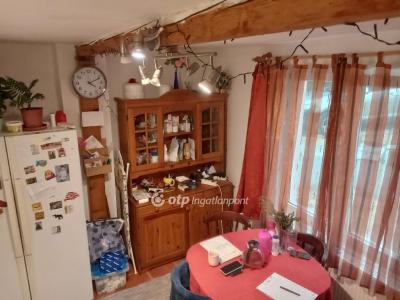 Eladó családi ház Érd