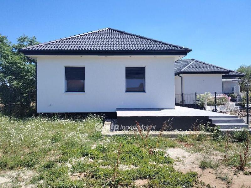 Eladó ikerház Velence