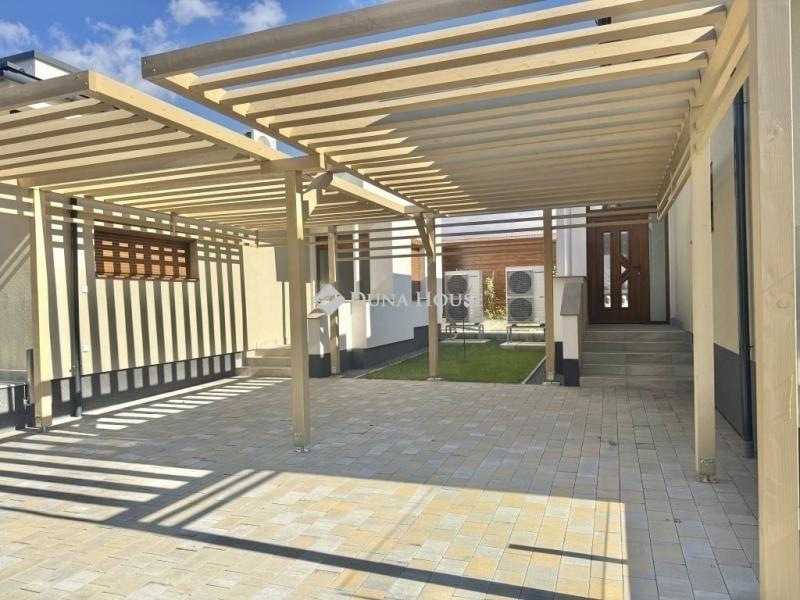 Eladó családi ház Pécs