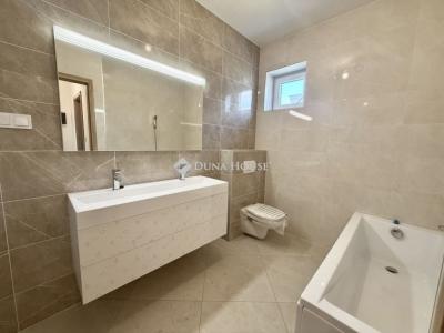 Eladó családi ház Pécs