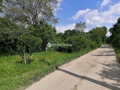 Eladó lakóövezeti telek Kulcs