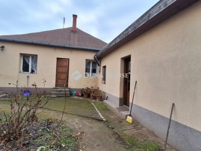 Eladó családi ház Rácalmás