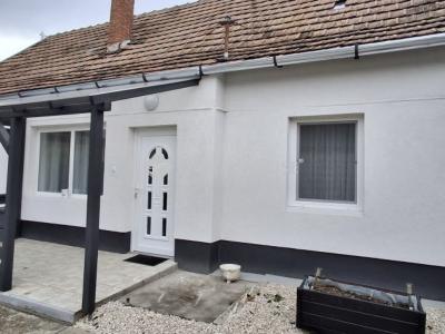 Eladó családi ház Adony