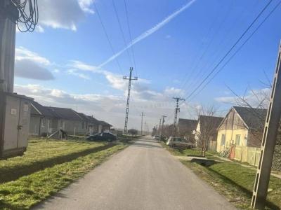 Eladó lakóövezeti telek Adony