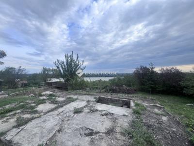 Eladó lakóövezeti telek Kulcs