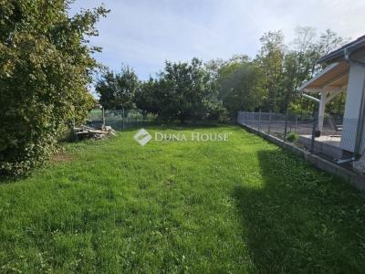 Eladó családi ház Adony