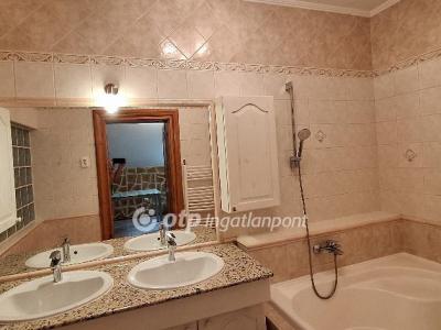 Eladó lakás Nagykovácsi