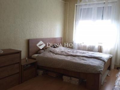Eladó lakás Komló