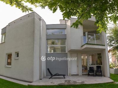 Eladó családi ház Budapest