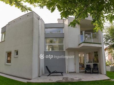 Eladó családi ház Budapest