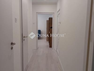 Eladó lakás Komló