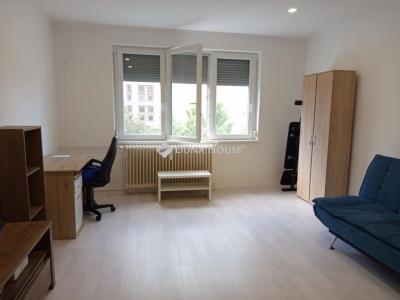 Eladó lakás Komló