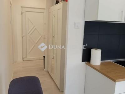 Eladó lakás Komló