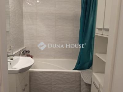 Eladó lakás Komló