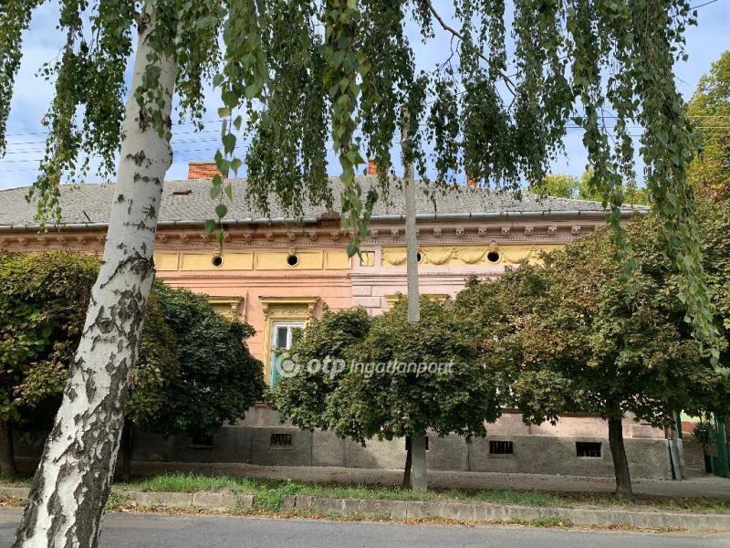 Eladó lakás Túrkeve