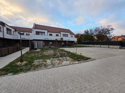 Eladó lakás Hajdúszoboszló