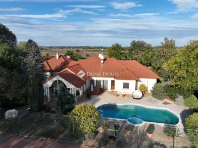 Eladó családi ház Kecskemét