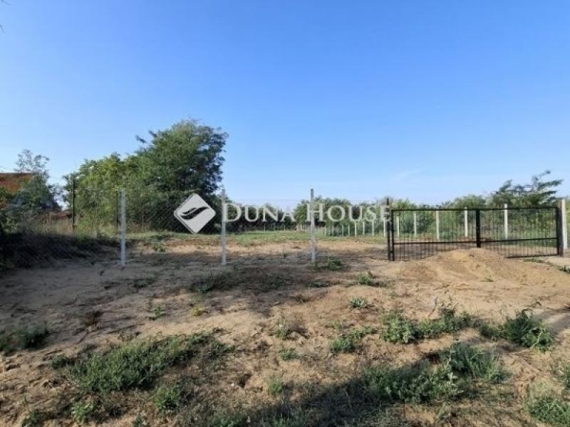 Eladó lakóövezeti telek Őrbottyán