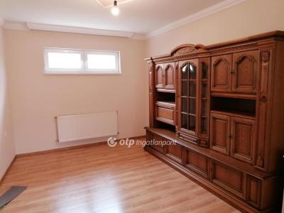 Eladó családi ház Hajdúböszörmény