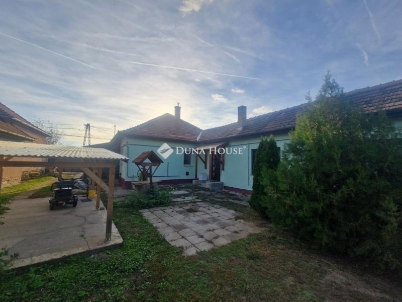 Eladó családi ház Üllő