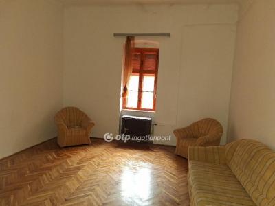 Eladó lakás Mezőhegyes