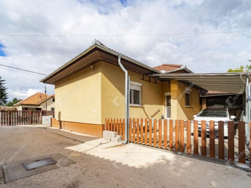 Eladó családi ház Monor