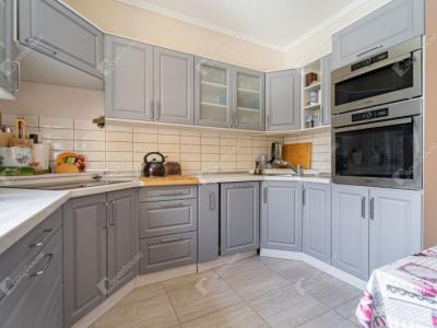 Eladó családi ház Monor