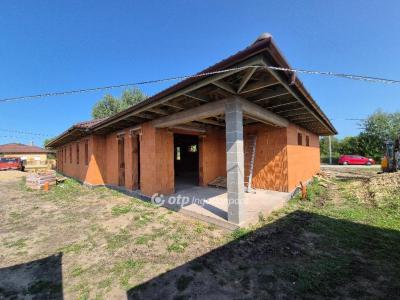 Eladó ikerház Kistokaj