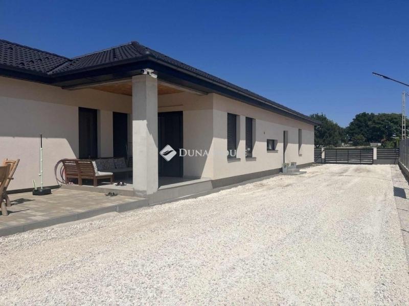 Eladó családi ház Inárcs