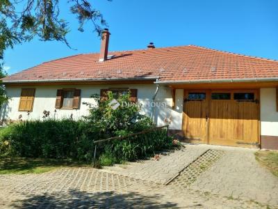 Eladó családi ház Bábonymegyer