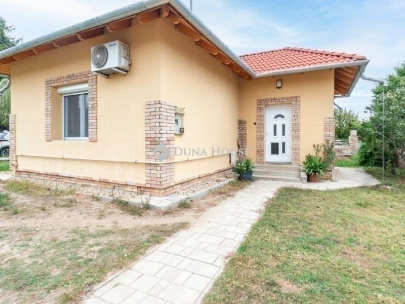 Eladó családi ház Budapest