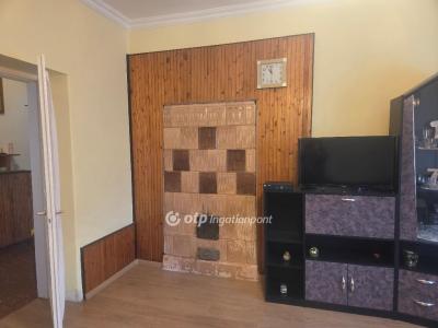 Eladó családi ház Abony