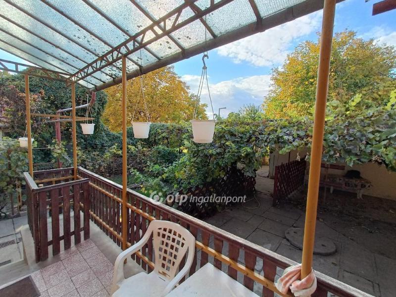 Eladó családi ház Monor