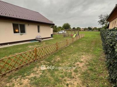 Eladó családi ház Inárcs