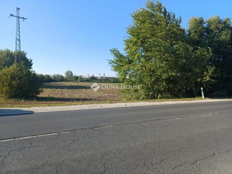 Eladó külterületi telek Nyékládháza