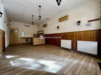 Eladó utcai bejáratú üzlethelység Barcs