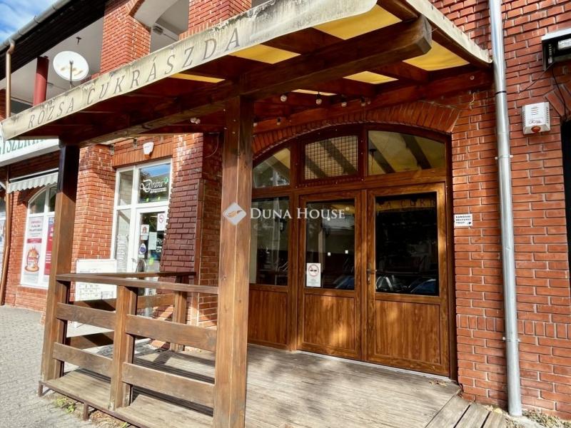 Eladó utcai bejáratú üzlethelység Barcs