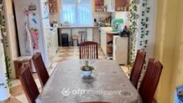 Eladó családi ház Győr