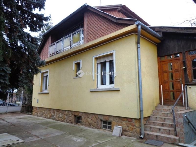 Eladó családi ház Budapest