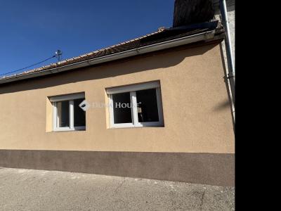 Eladó családi ház Esztergom