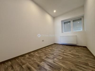 Eladó családi ház Esztergom