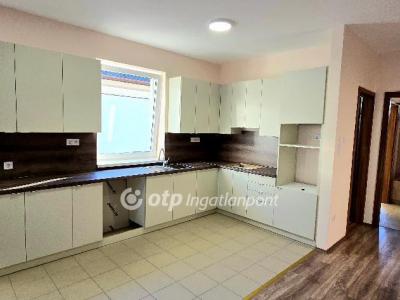 Eladó családi ház Debrecen